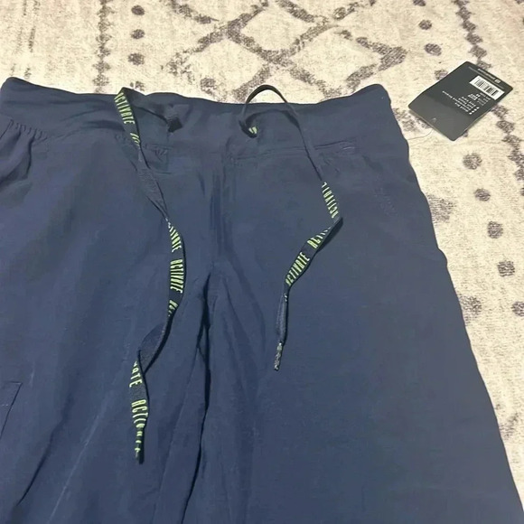 Medcouture Scrub Pants Size XSP NWT Active - Picture 4 of 7